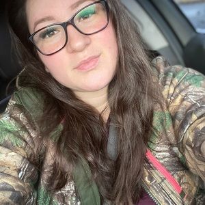 Meet your Posher, Alyssa